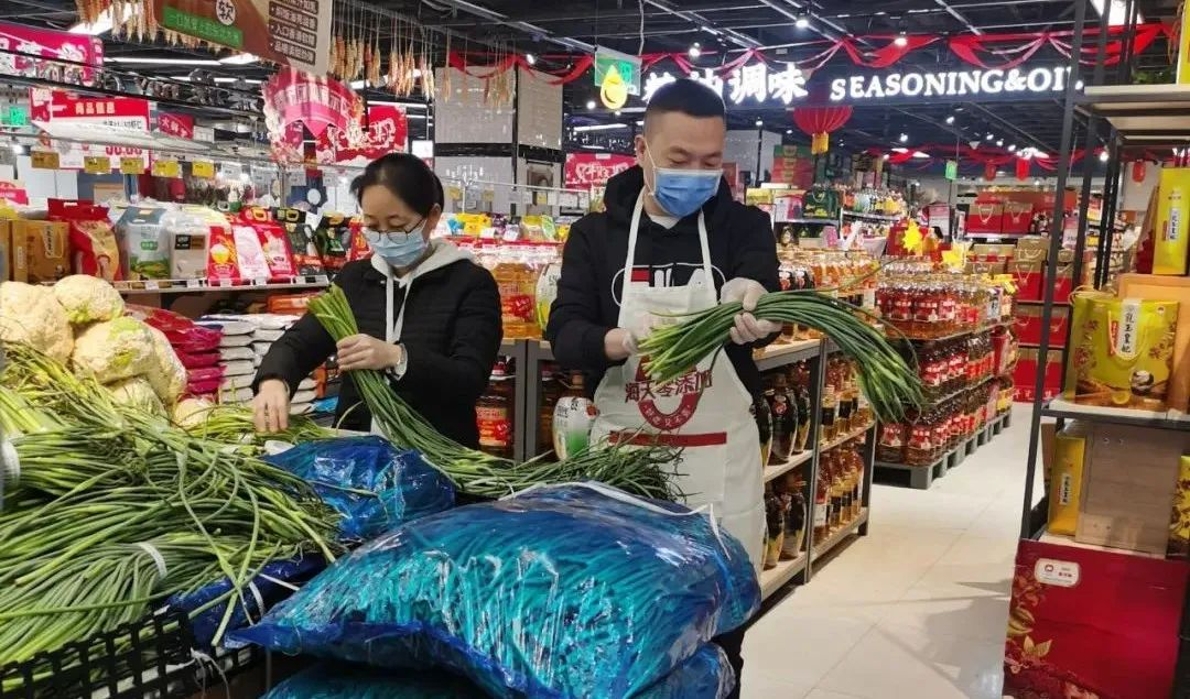 面對難題必須出手相助，因為我們是一家人！