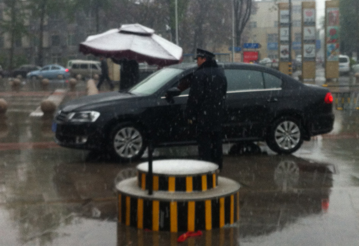 風(fēng)雪中的家樂(lè)園人